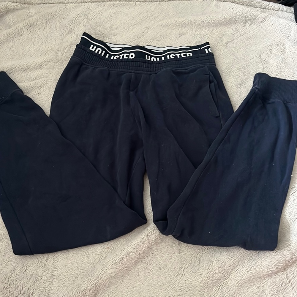 Hollister joggers